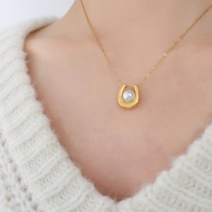 U Shaped Pearl Pendant Necklace