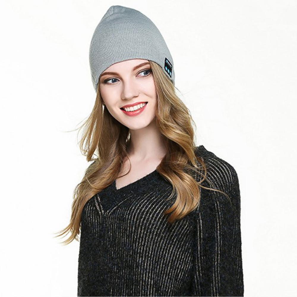 Warm knitted hat with 4.2 Bluetooth