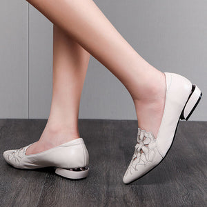 Soft surface hollow embroidered casual shoes